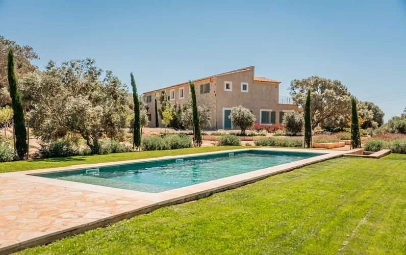 Przestronna nowo wybudowana finca w pobliżu popularnej plaży Es Trenc