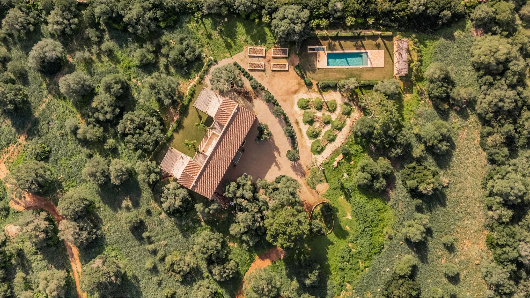 Rymlig nybyggd finca nära den populära stranden Es Trenc-3