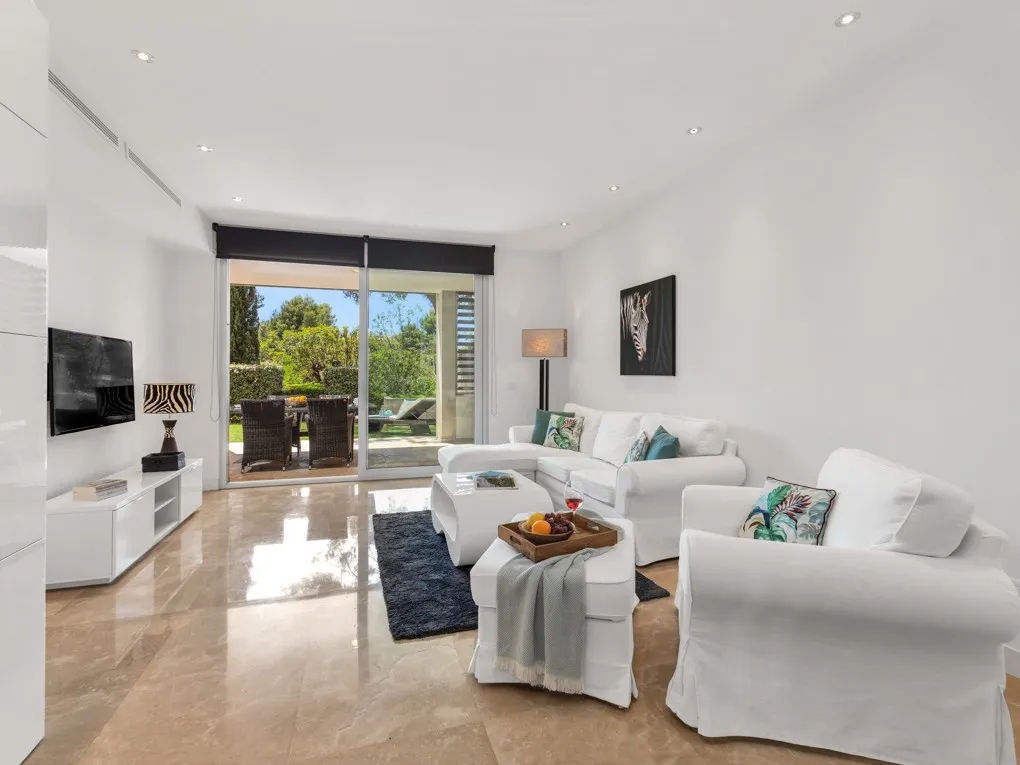 Charmig trädgårdslägenhet i ett eftertraktat bostadsområde-4