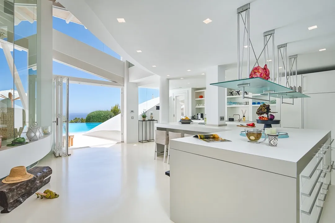 "Sea Gull"-Villa med enestående arkitektur og havudsigt-26