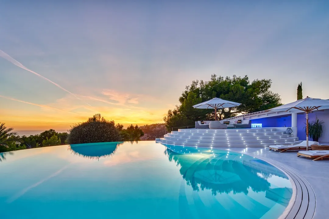 "Sea Gull"-Villa med enestående arkitektur og havudsigt-10