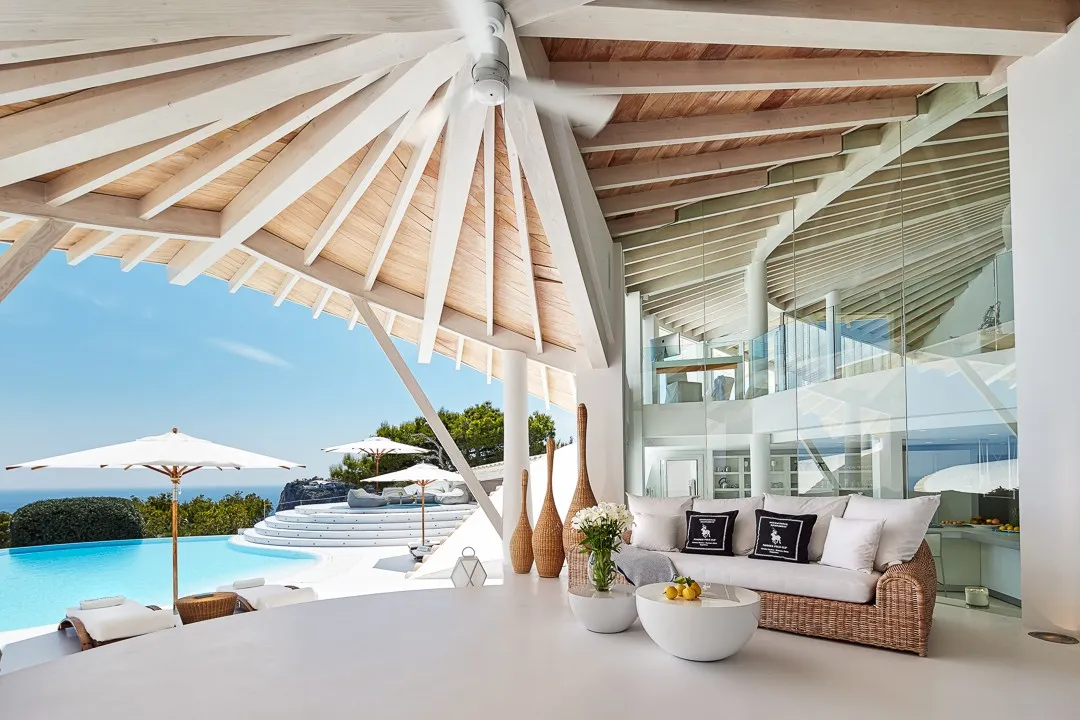 "Sea Gull"-Villa med enestående arkitektur og havudsigt-21