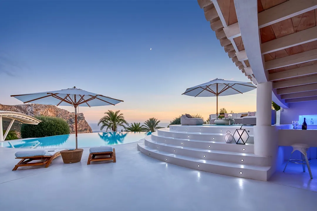 "Sea Gull"-Villa med enestående arkitektur og havudsigt-9