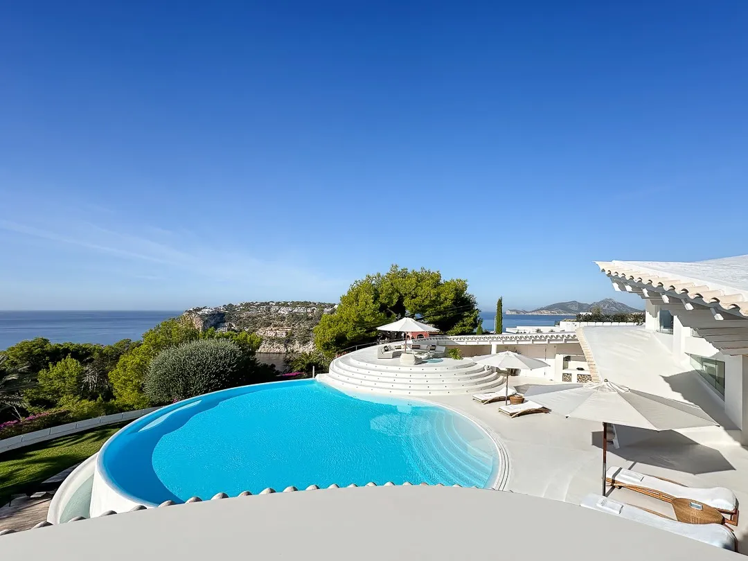 "Sea Gull"-Villa med enestående arkitektur og havudsigt-4