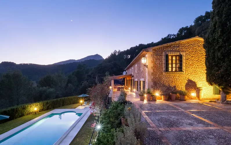 Charmerende finca i Tramuntana med panoramaudsigt