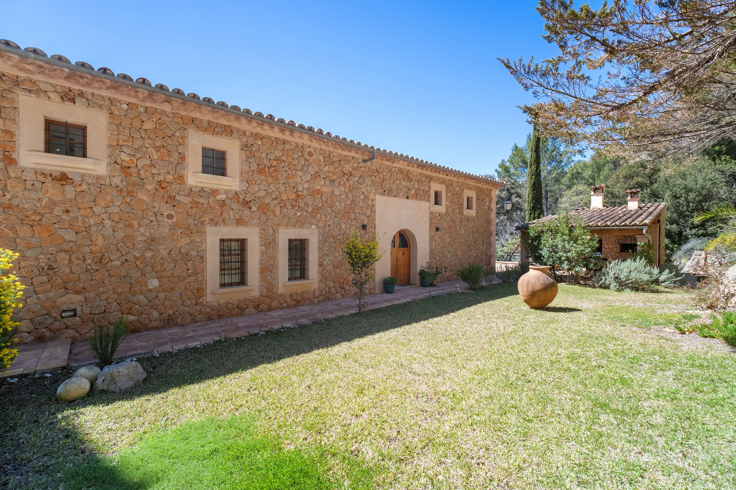 Encantadora finca en la Tramuntana con vistas panorámicas-16