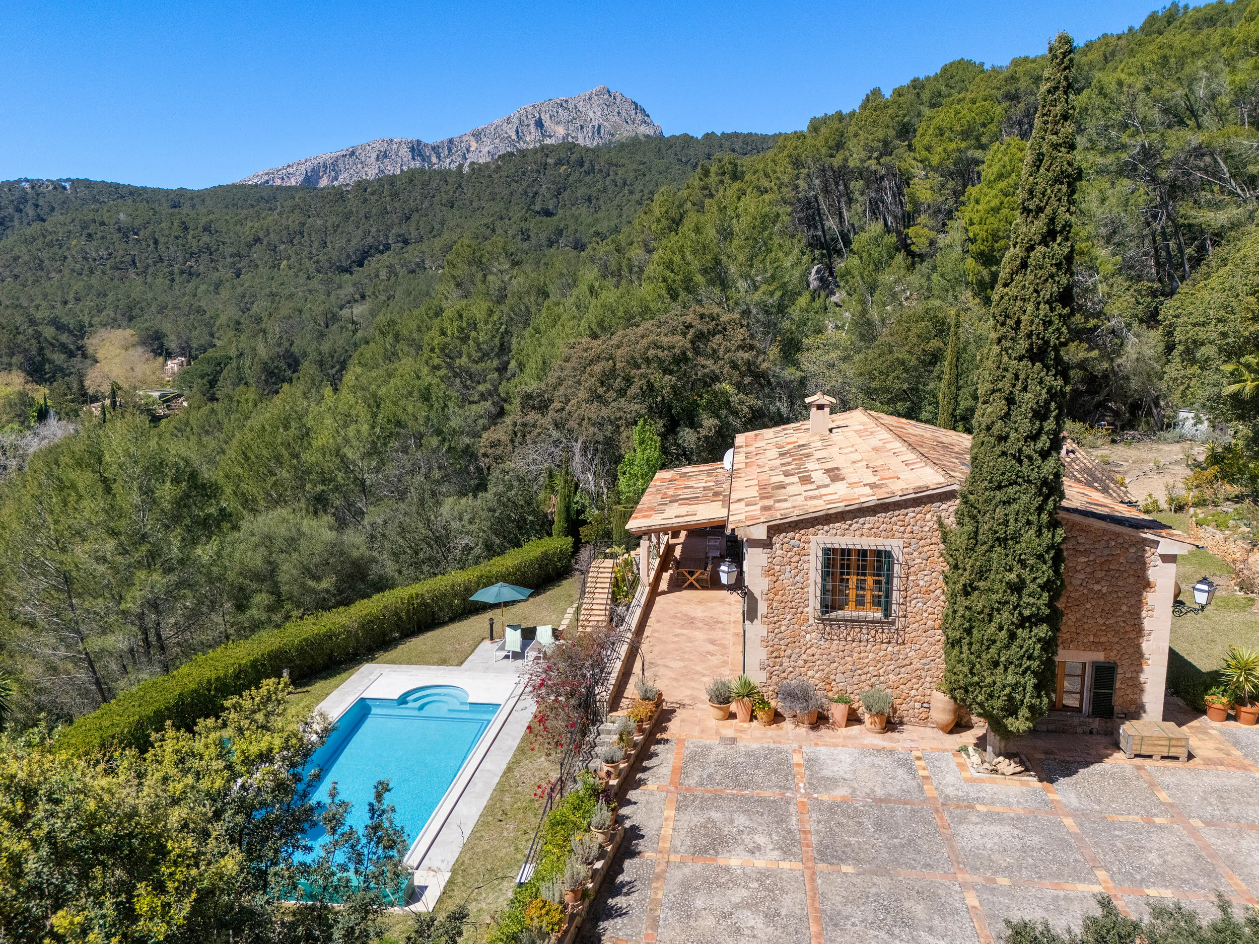 Encantadora finca en la Tramuntana con vistas panorámicas-17