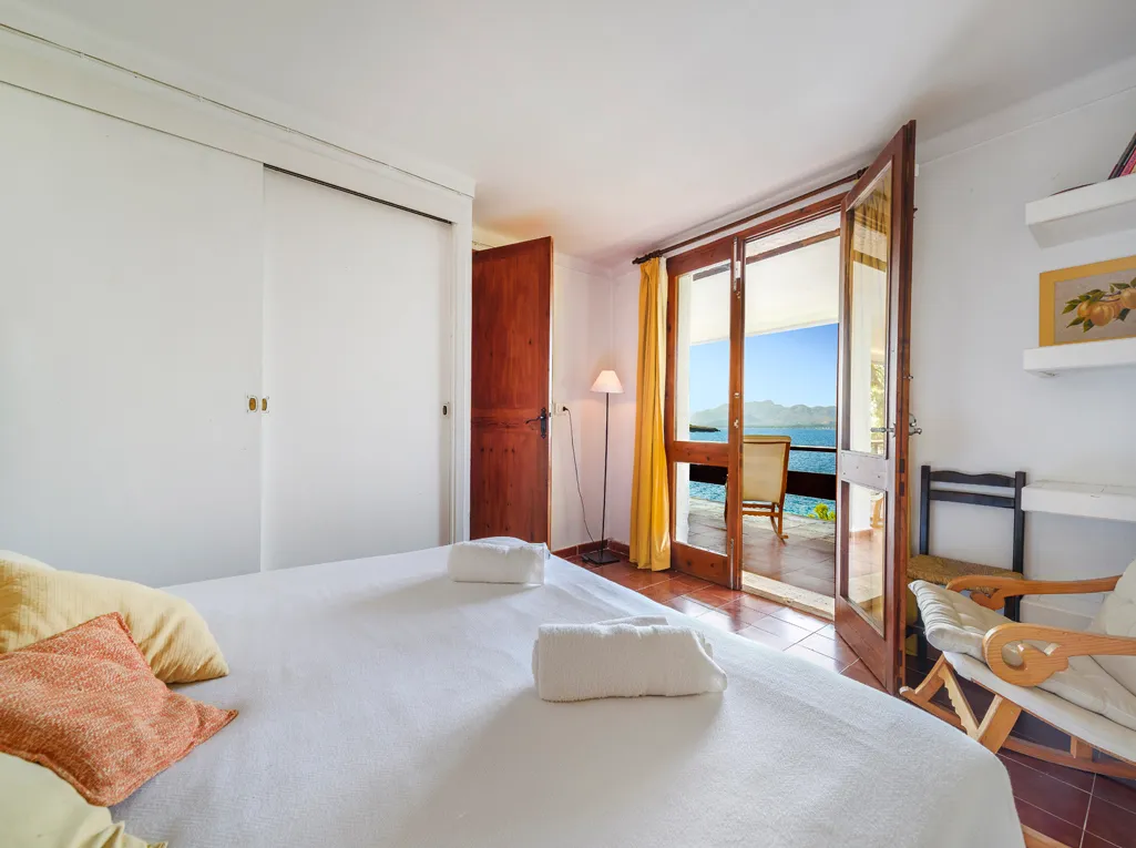 Villa mediterranea con accesso diretto al mare-11