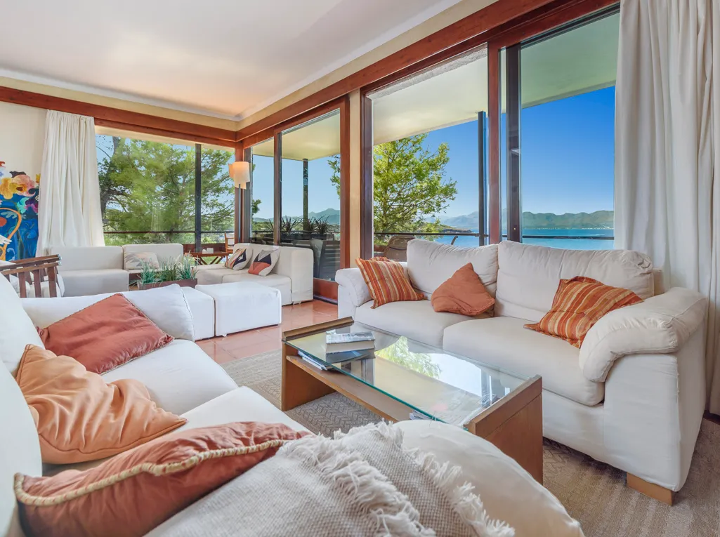 Mediterrane Villa mit direktem Zugang zum Meer und ETV-Lizenz-4