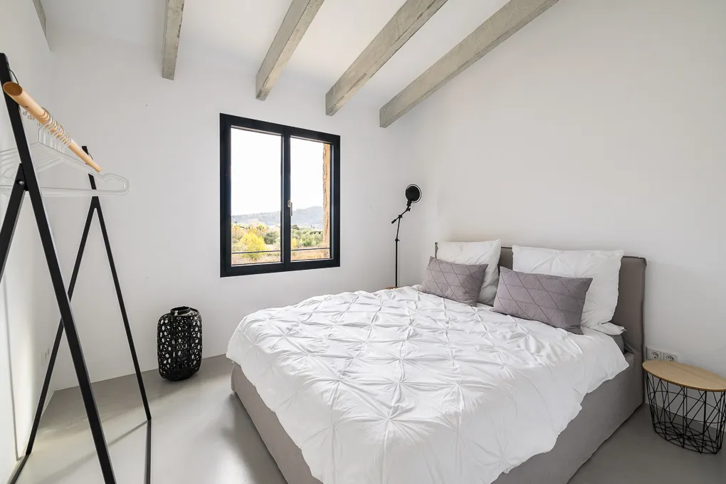 Finca moderna y auténtica en Alaró-9