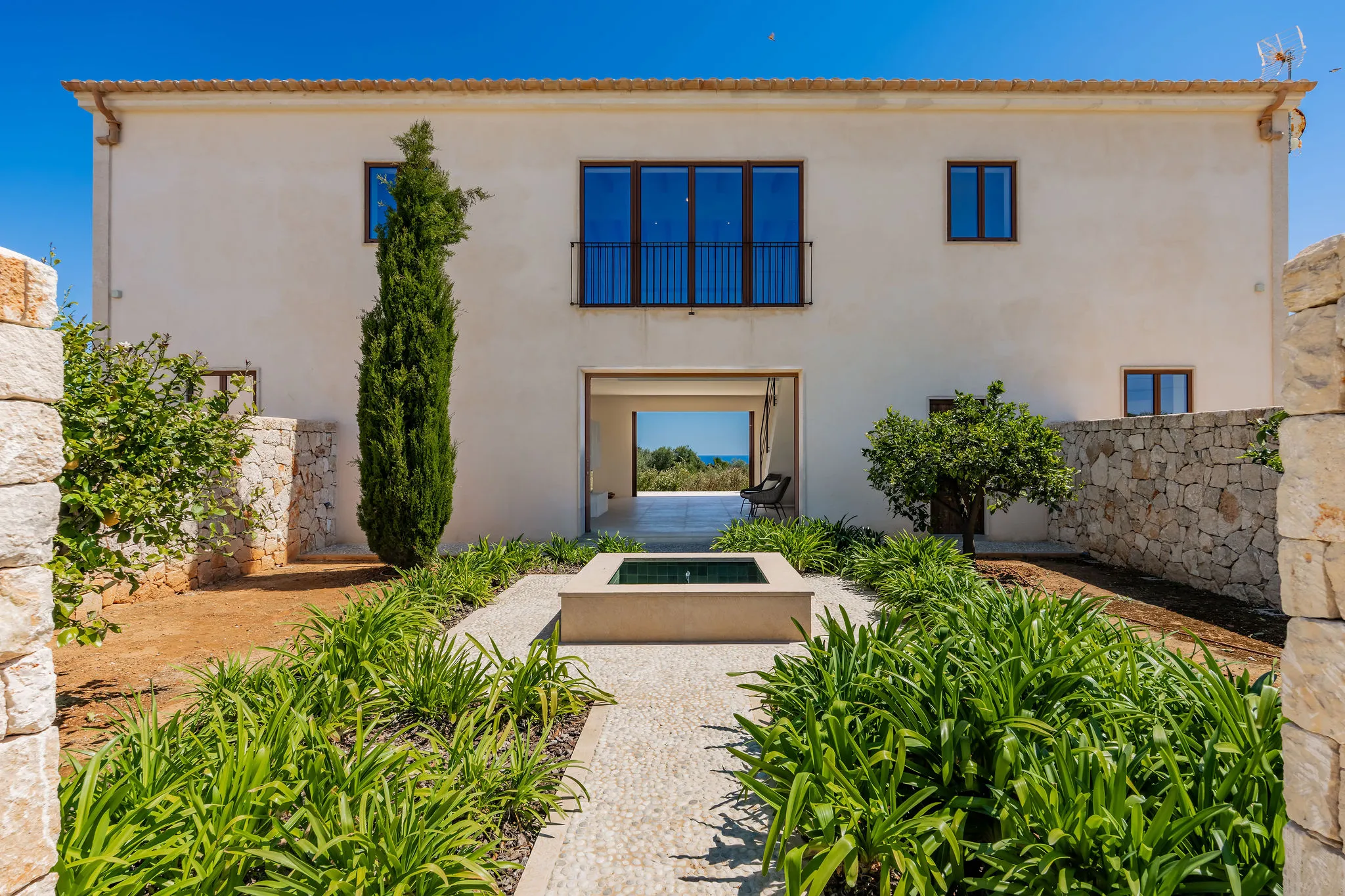 A modern new-build finca with stunning sea and panoramic views.-1