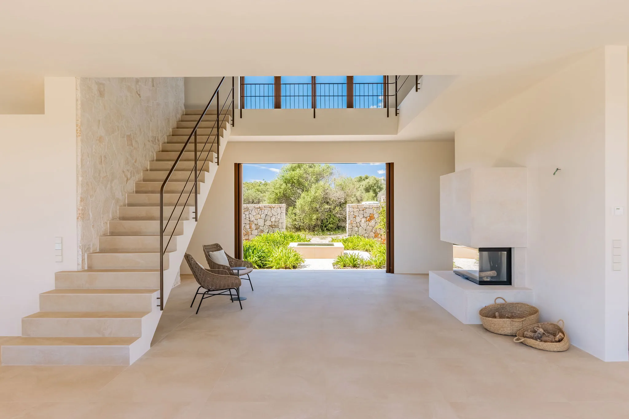 A modern new-build finca with stunning sea and panoramic views.-6