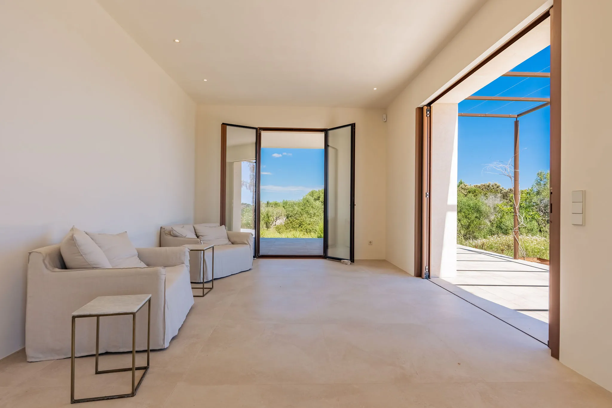 A modern new-build finca with stunning sea and panoramic views.-7