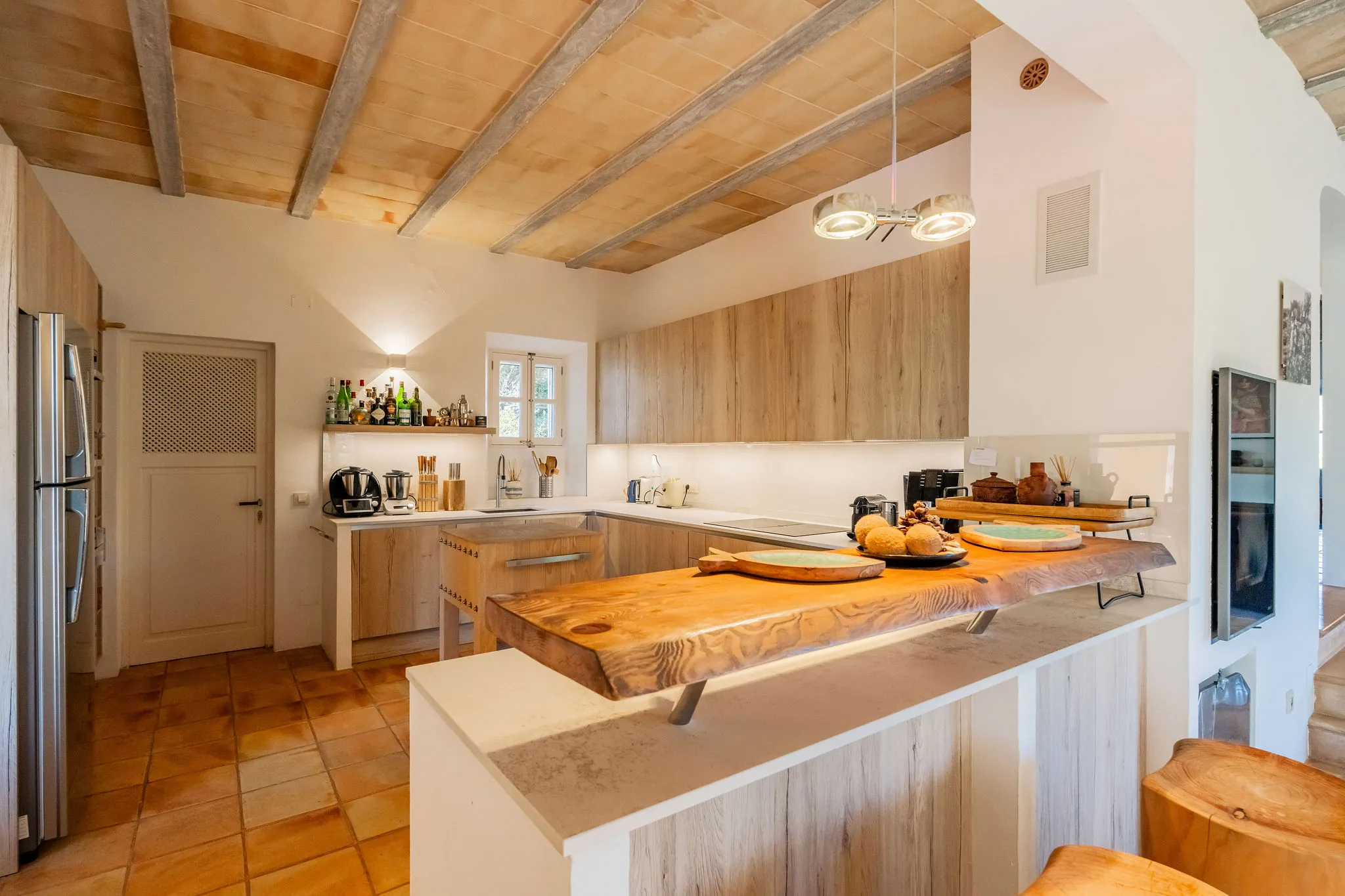 Mediterranean finca with vineyard, pool and views of San Salvador-5