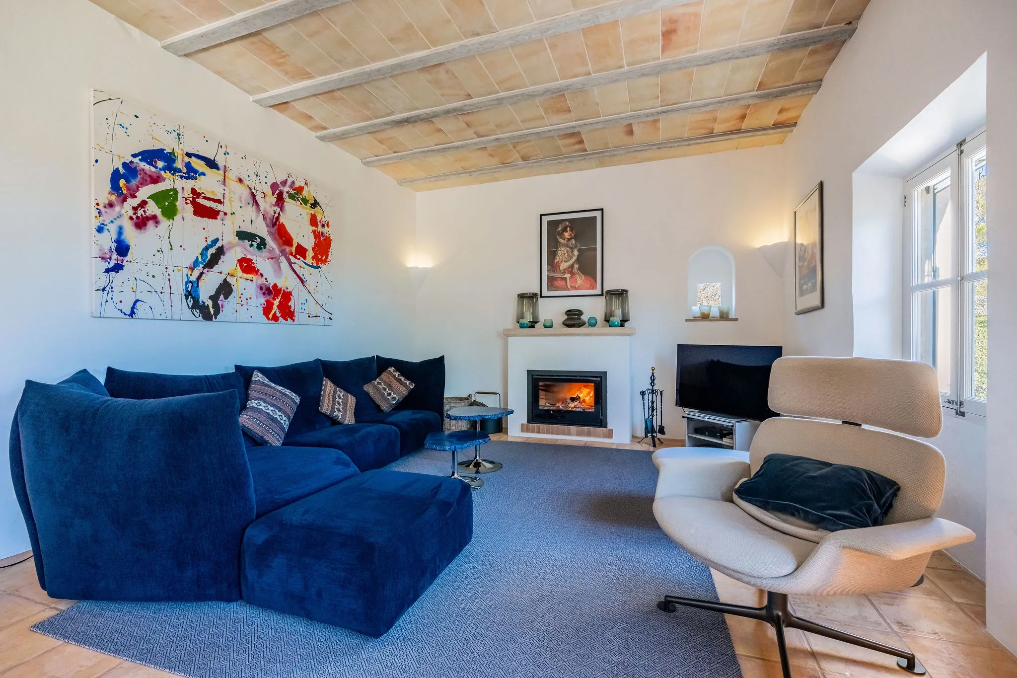 Mediterranean finca with vineyard, pool and views of San Salvador-8