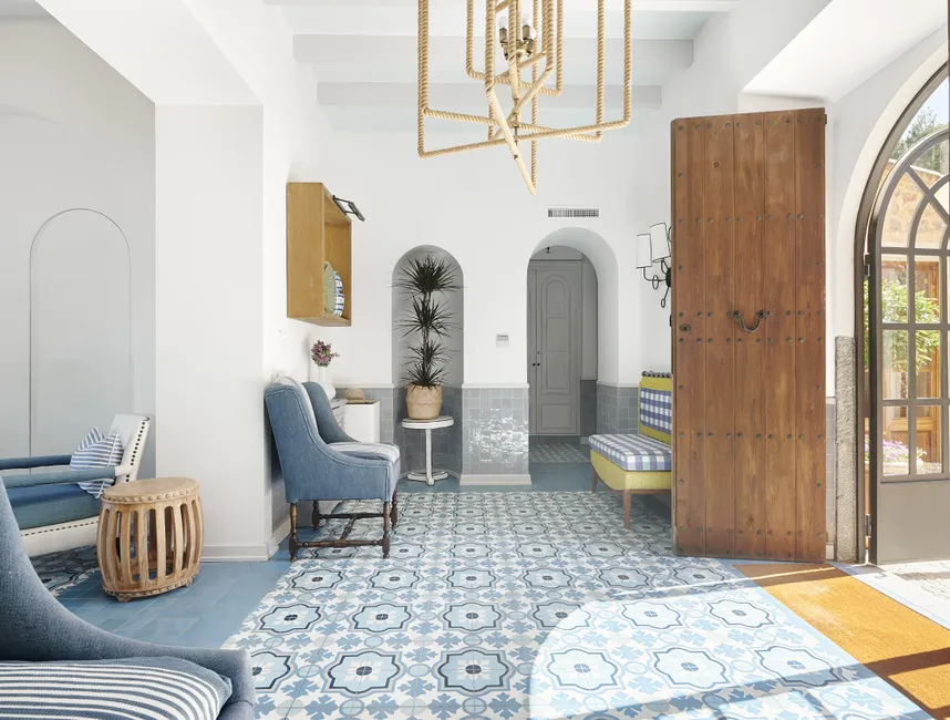 Villa på bergstoppen med utsikt över havet-23