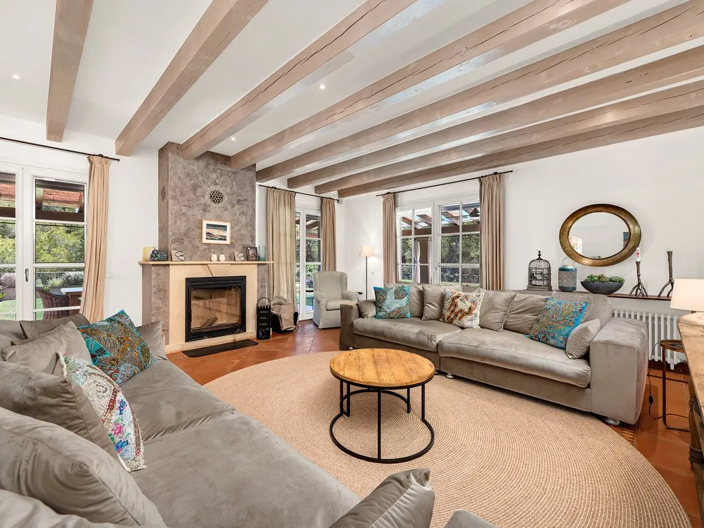 Śródziemnomorska willa z widokiem na morze-4