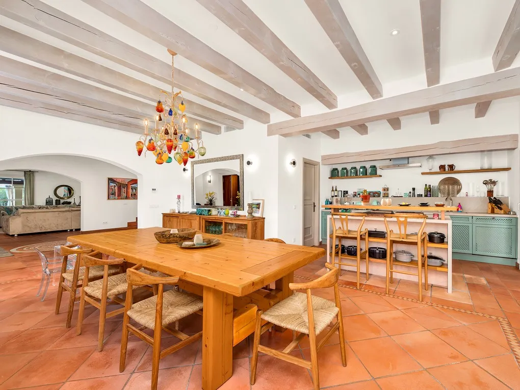 Śródziemnomorska willa z widokiem na morze-6