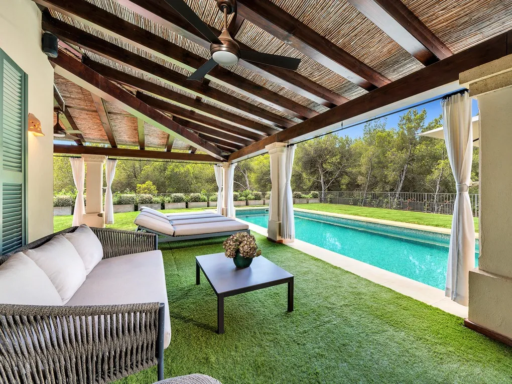 Villa med havudsigt ved Middelhavet og projekt-24