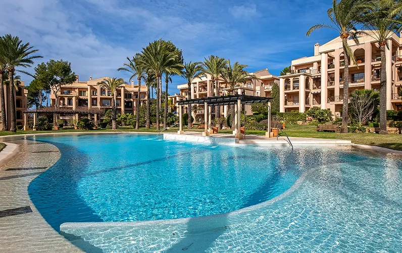 Trädgårdslägenhet i idylliskt bostadsområde