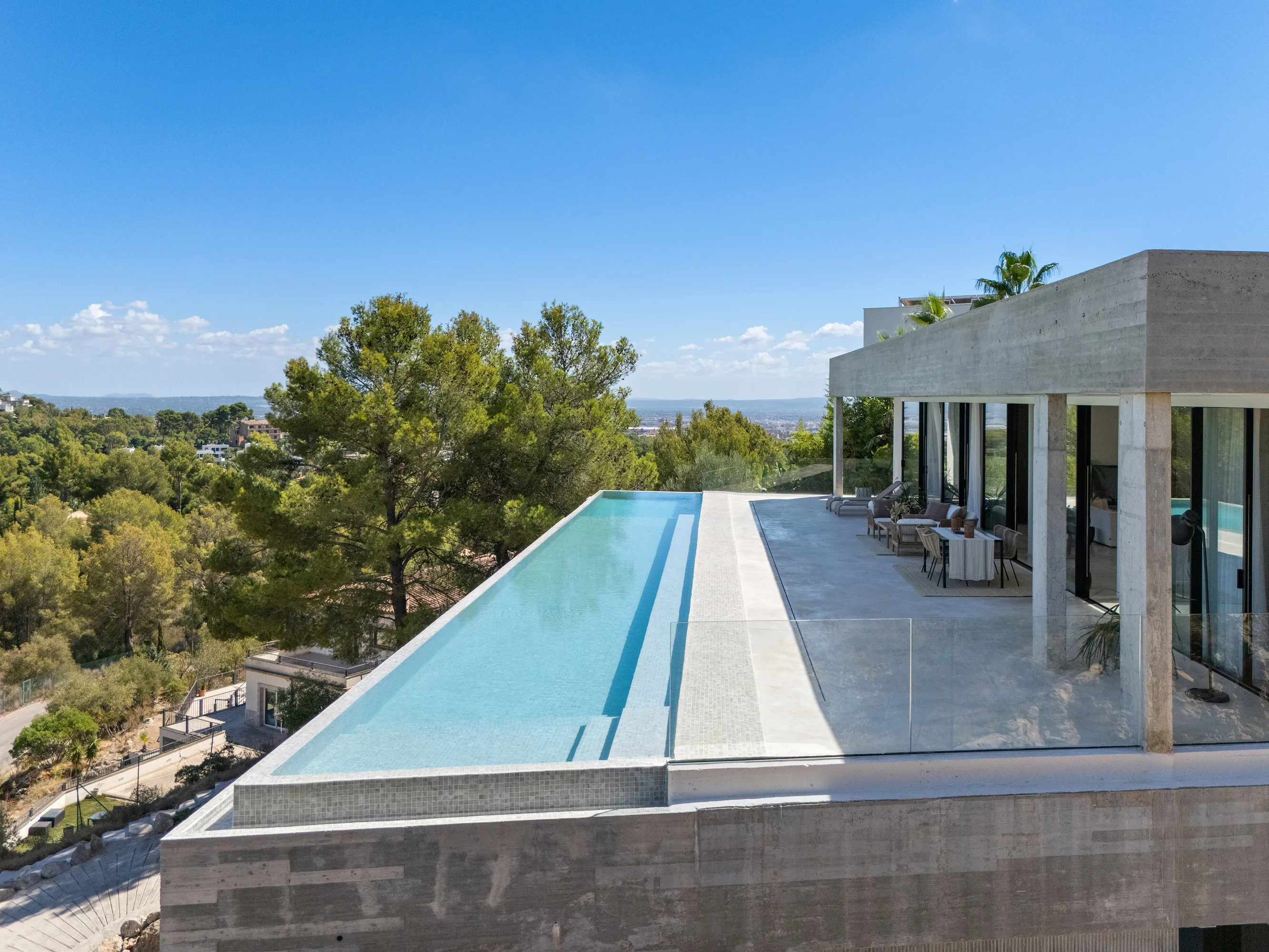 Elegante villa de hormigón arquitectónico en Son Vida-21