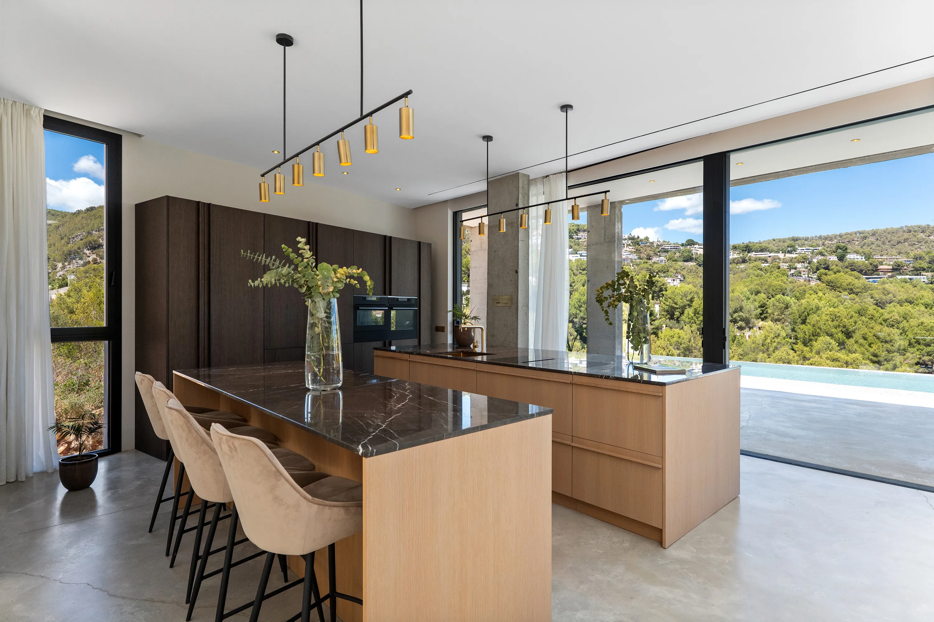 Elegante villa de hormigón arquitectónico en Son Vida-6