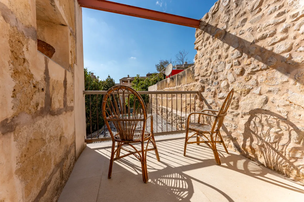 Casa adossada elegantment renovada amb piscina, estudi de convidats independent i garatge en el cor d'Artà-12