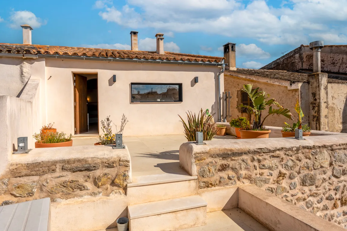 Casa adossada elegantment renovada amb piscina, estudi de convidats independent i garatge en el cor d'Artà-4