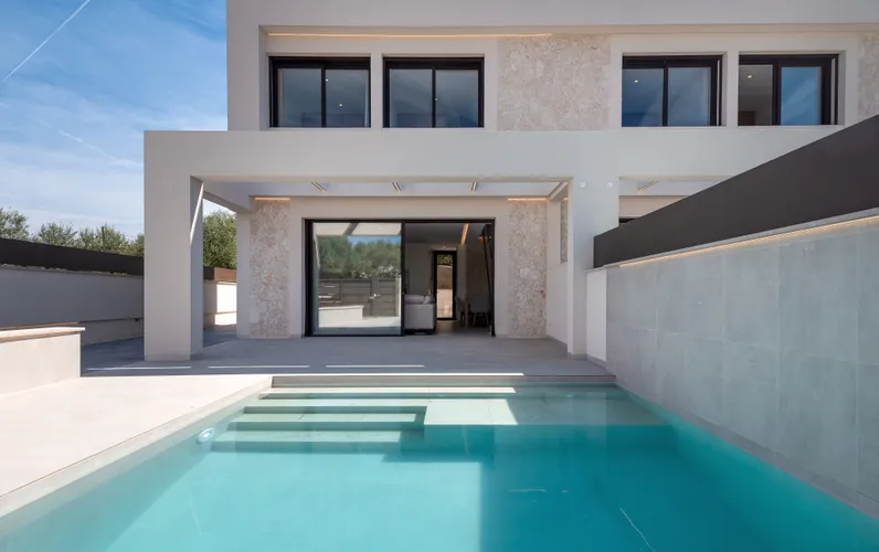 Espectacular adossat de nova construcció a S  de Estanyol