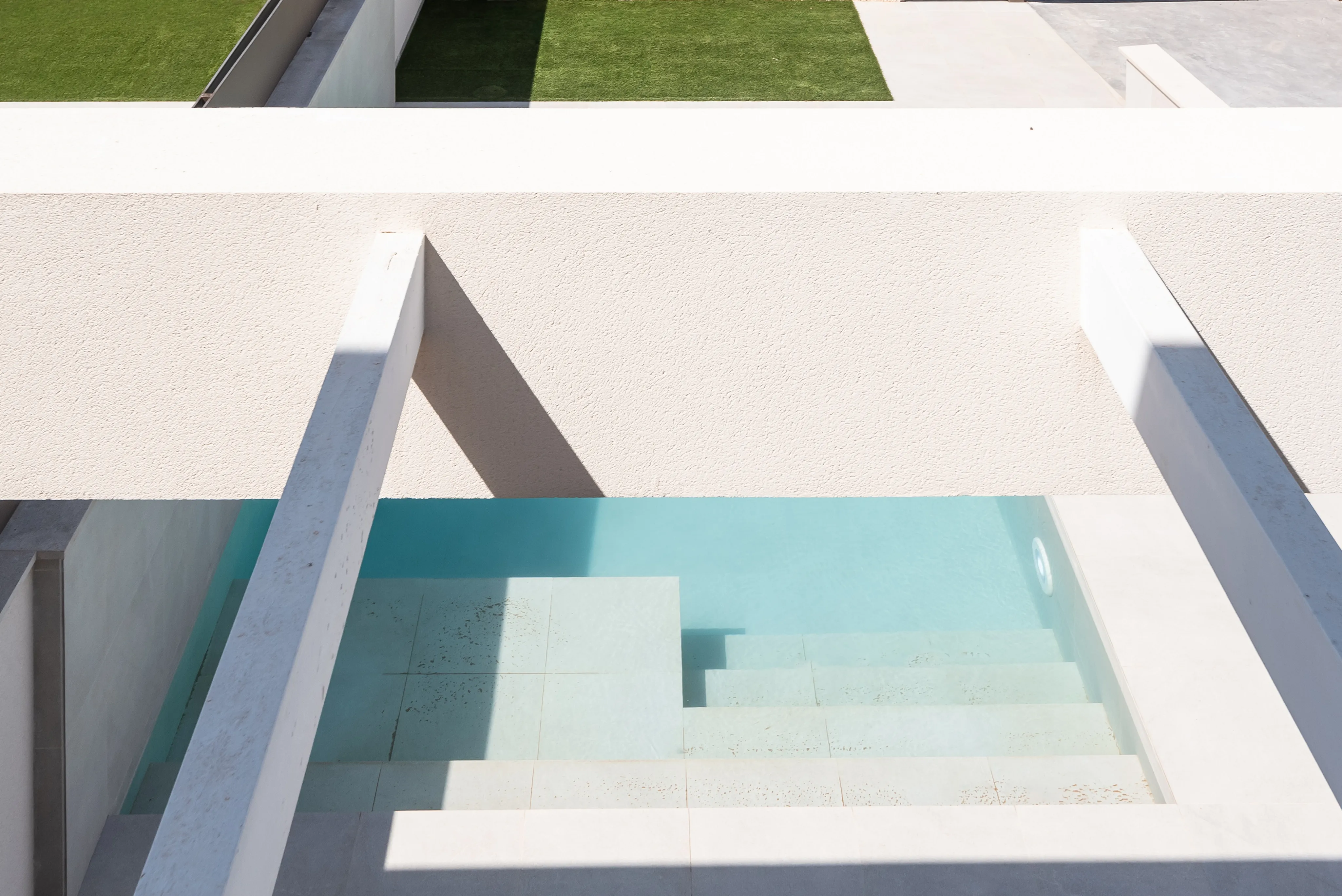 Spectacular newly built corner townhouse-16