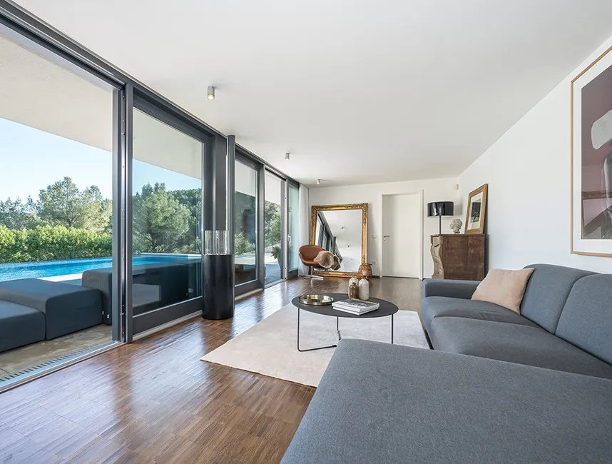 Spacious holiday villa with infinity pool in Son Vida-12