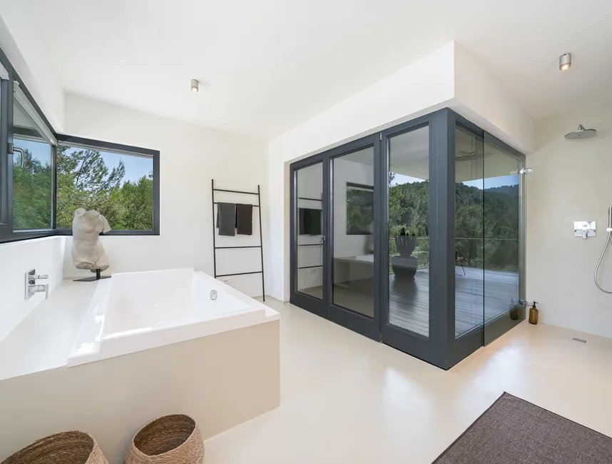 Spacious holiday villa with infinity pool in Son Vida-20