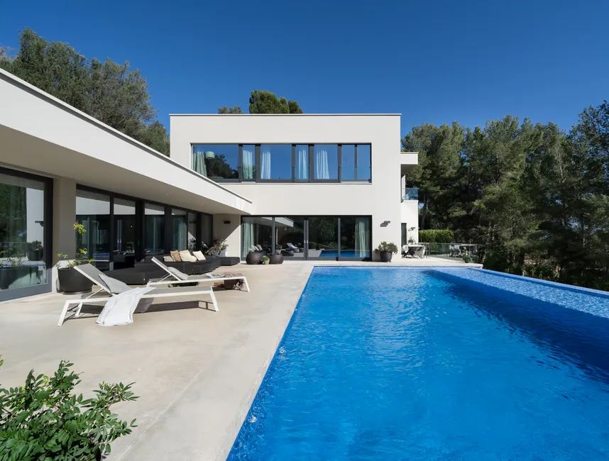 Spacious holiday villa with infinity pool in Son Vida-30