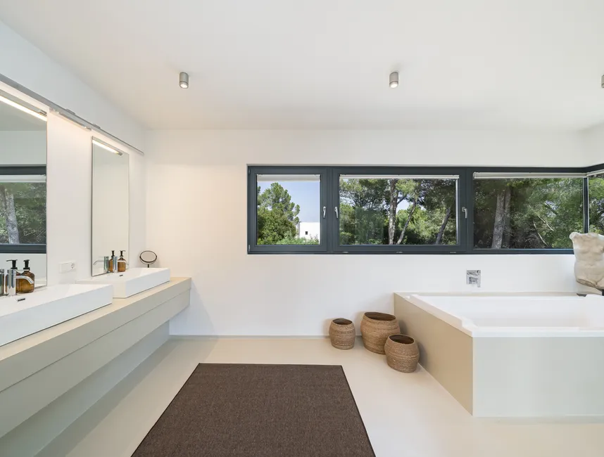 Spacious holiday villa with infinity pool in Son Vida-21