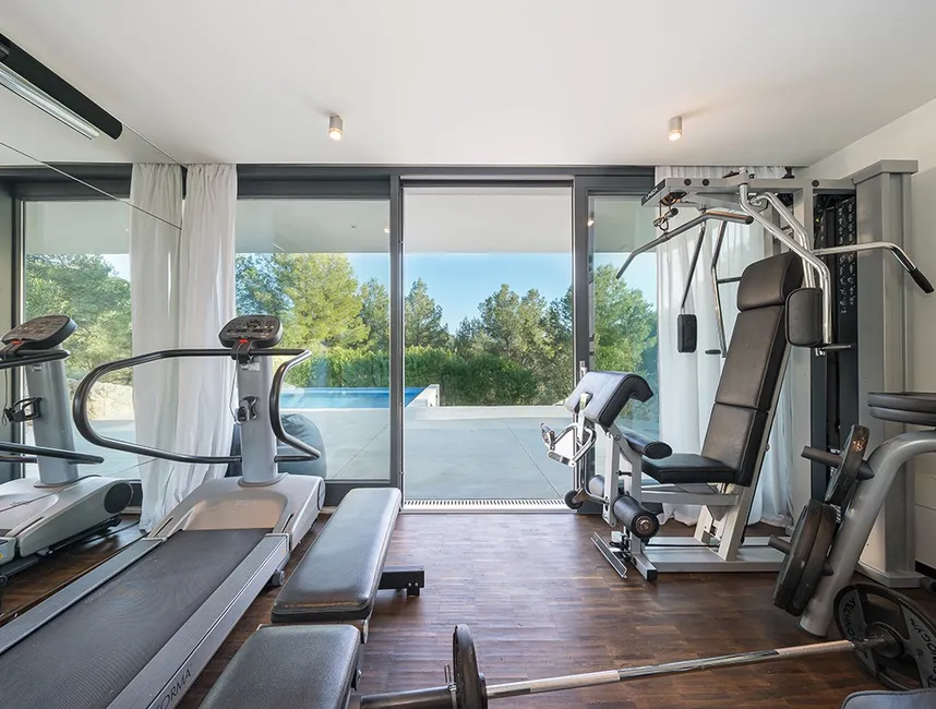 Espaciosa villa vacacional con piscina infinita en Son Vida-23