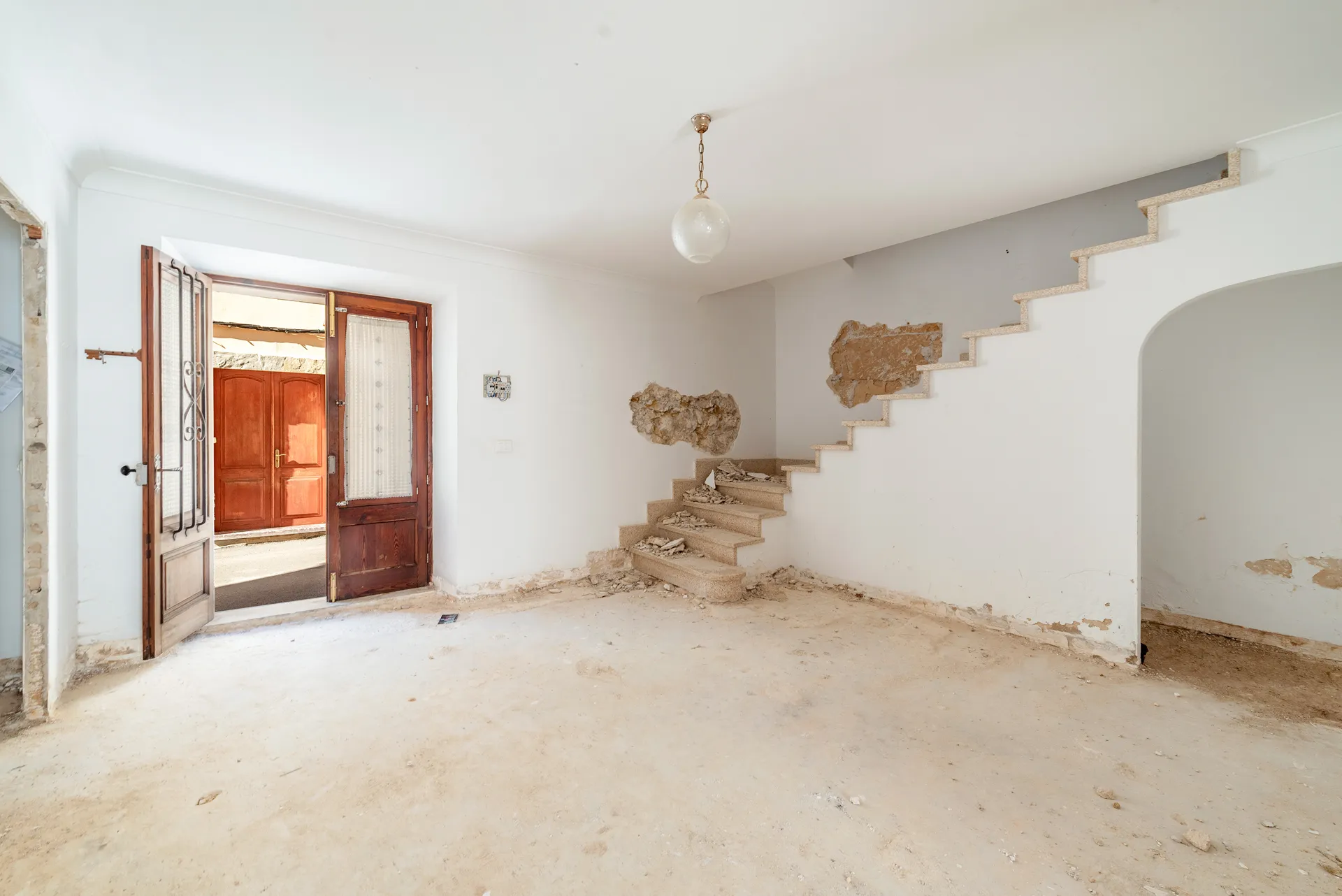 Charmant herenhuis met goedgekeurd renovatieproject in het hart van Pollensa-19