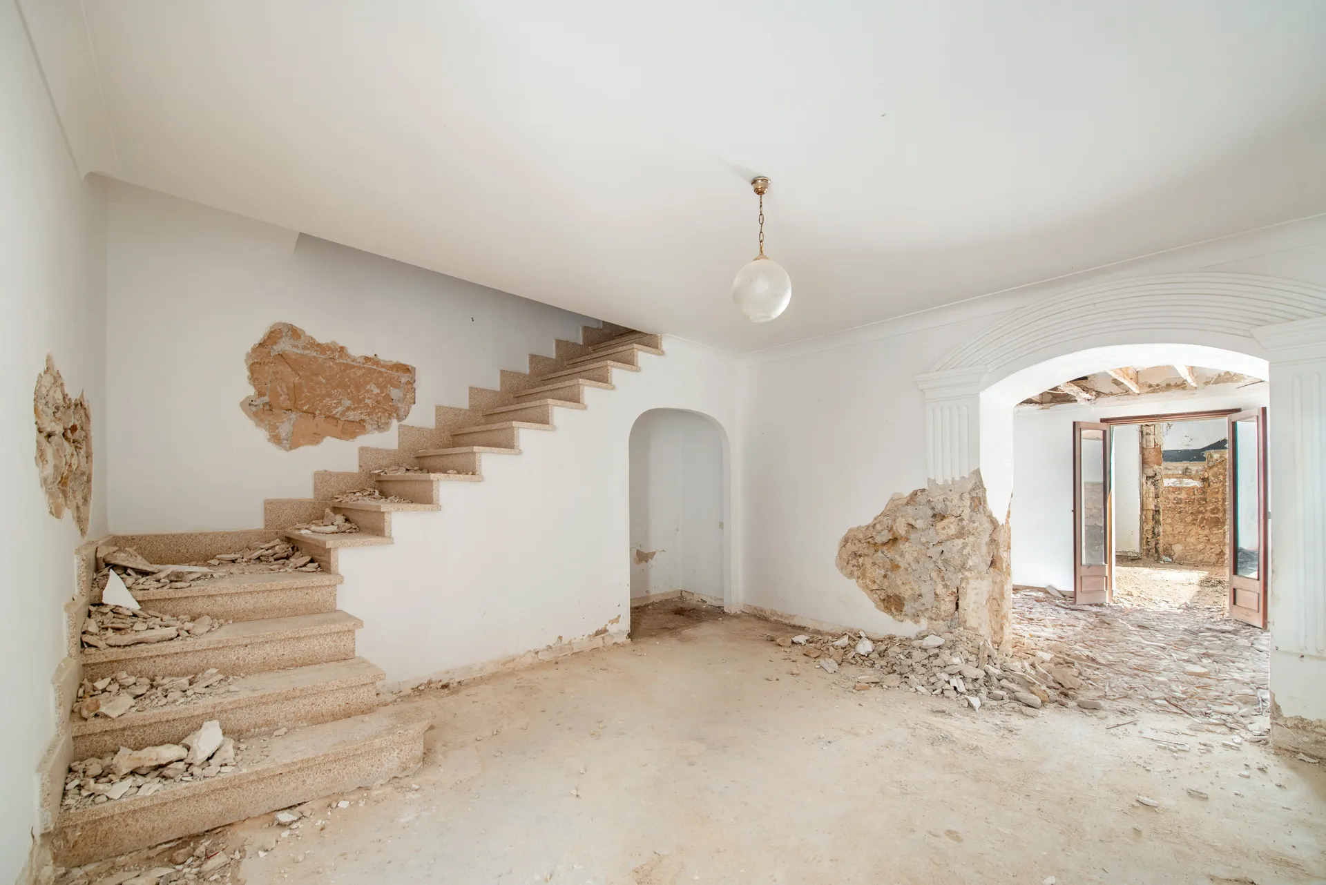 Charmant herenhuis met goedgekeurd renovatieproject in het hart van Pollensa-12