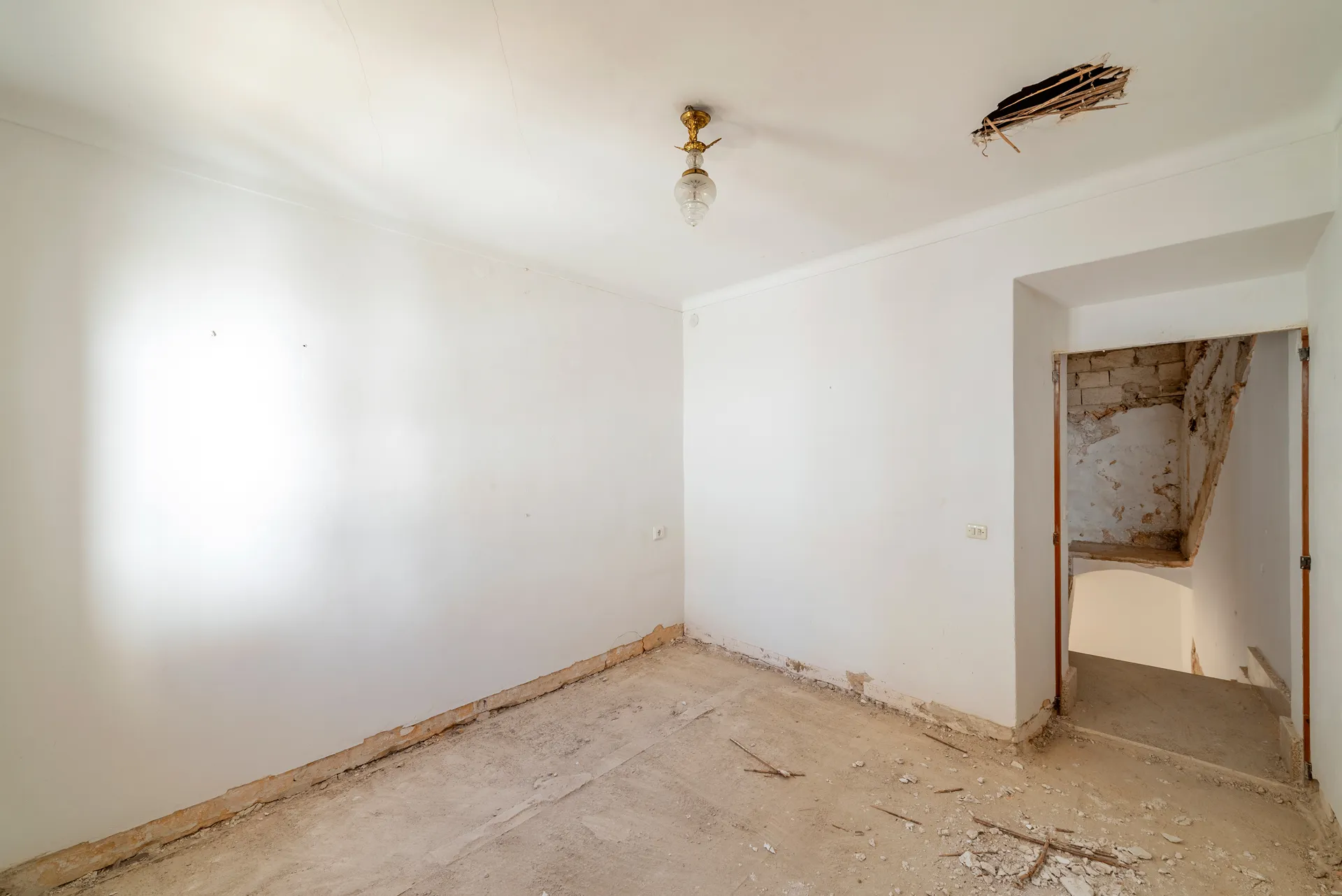 Charmant herenhuis met goedgekeurd renovatieproject in het hart van Pollensa-27