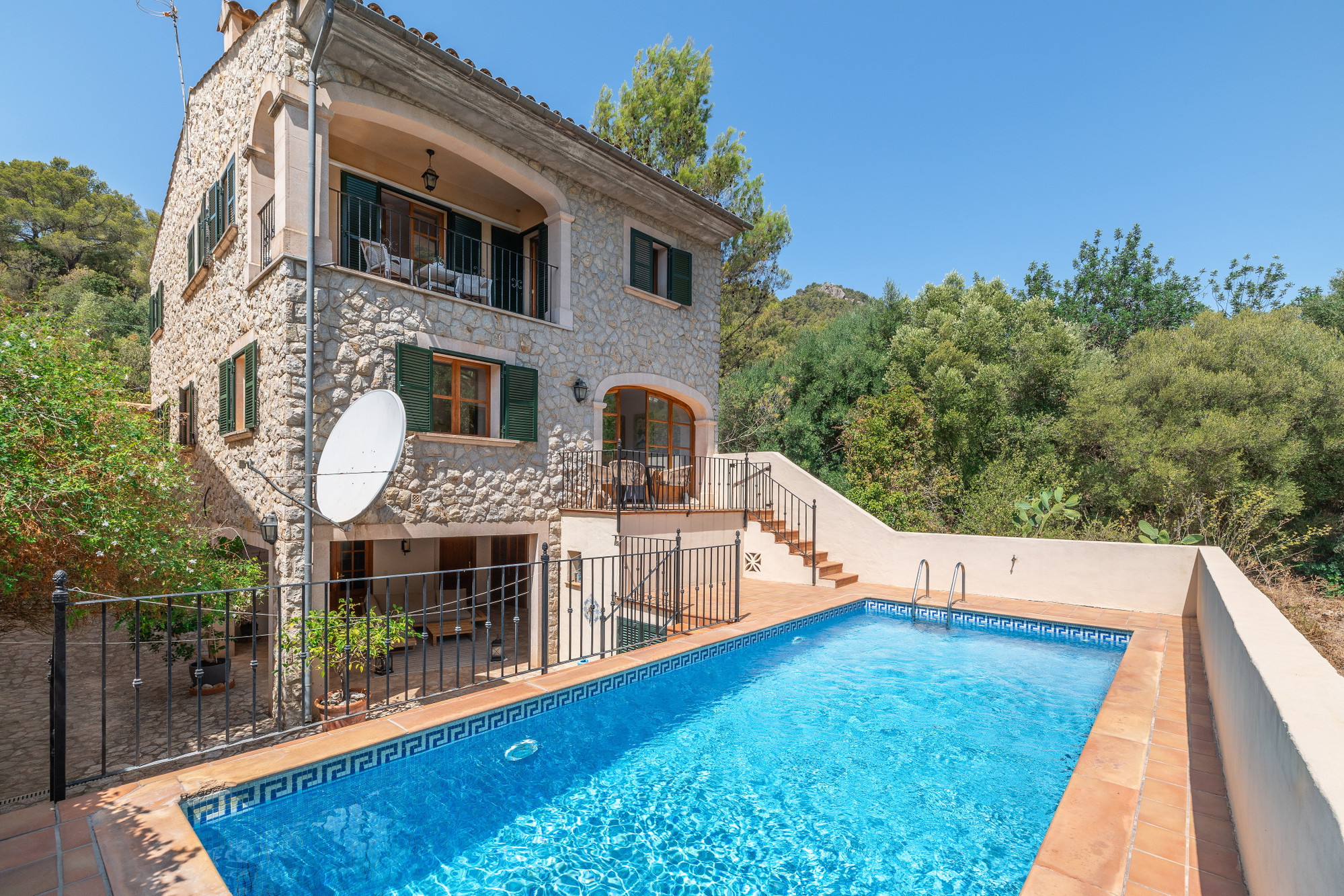 Una casa de pagès tranquil·la amb piscina i aparcament a Alaró