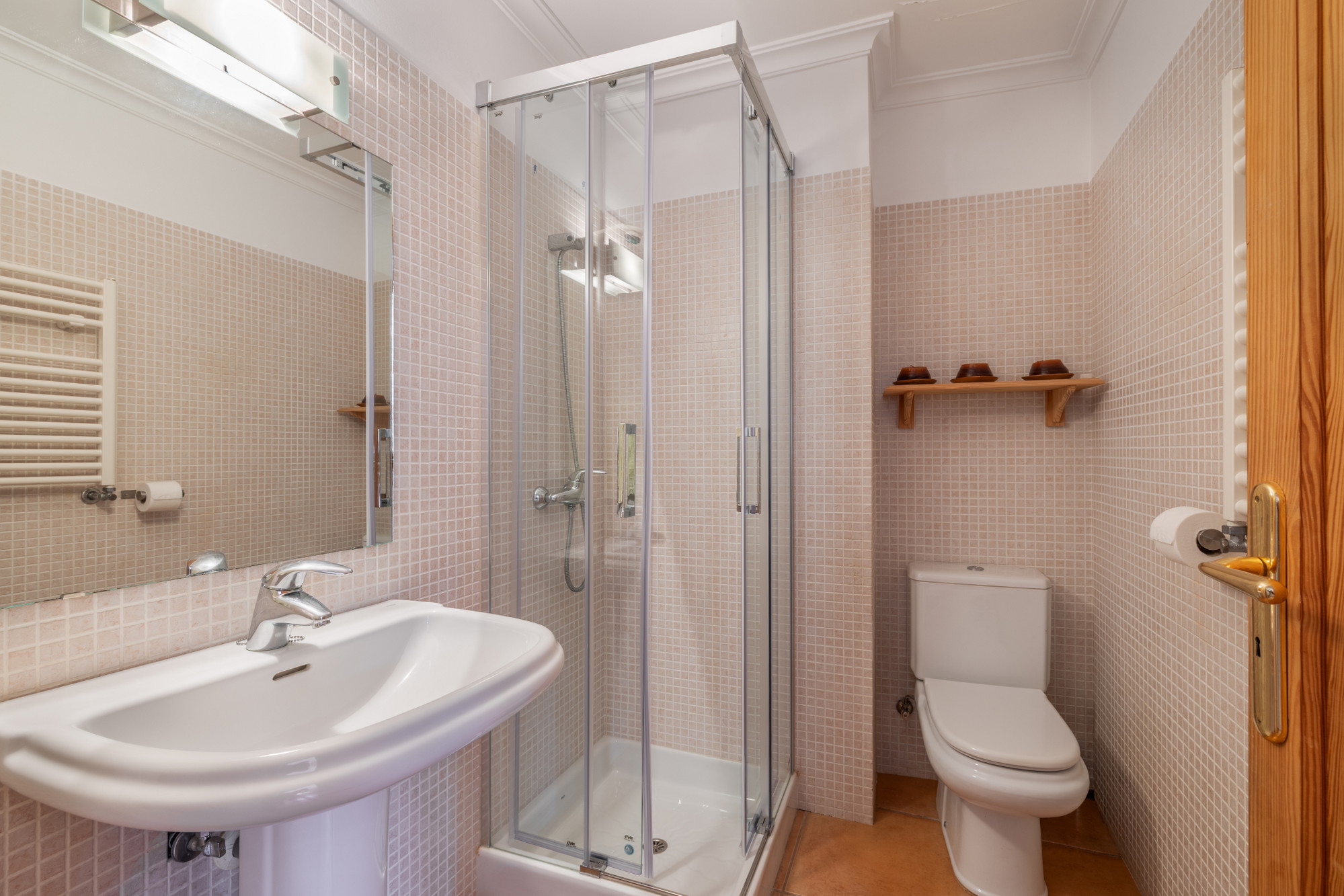 Quietly situated townhouse with pool and parking in Alaró-22