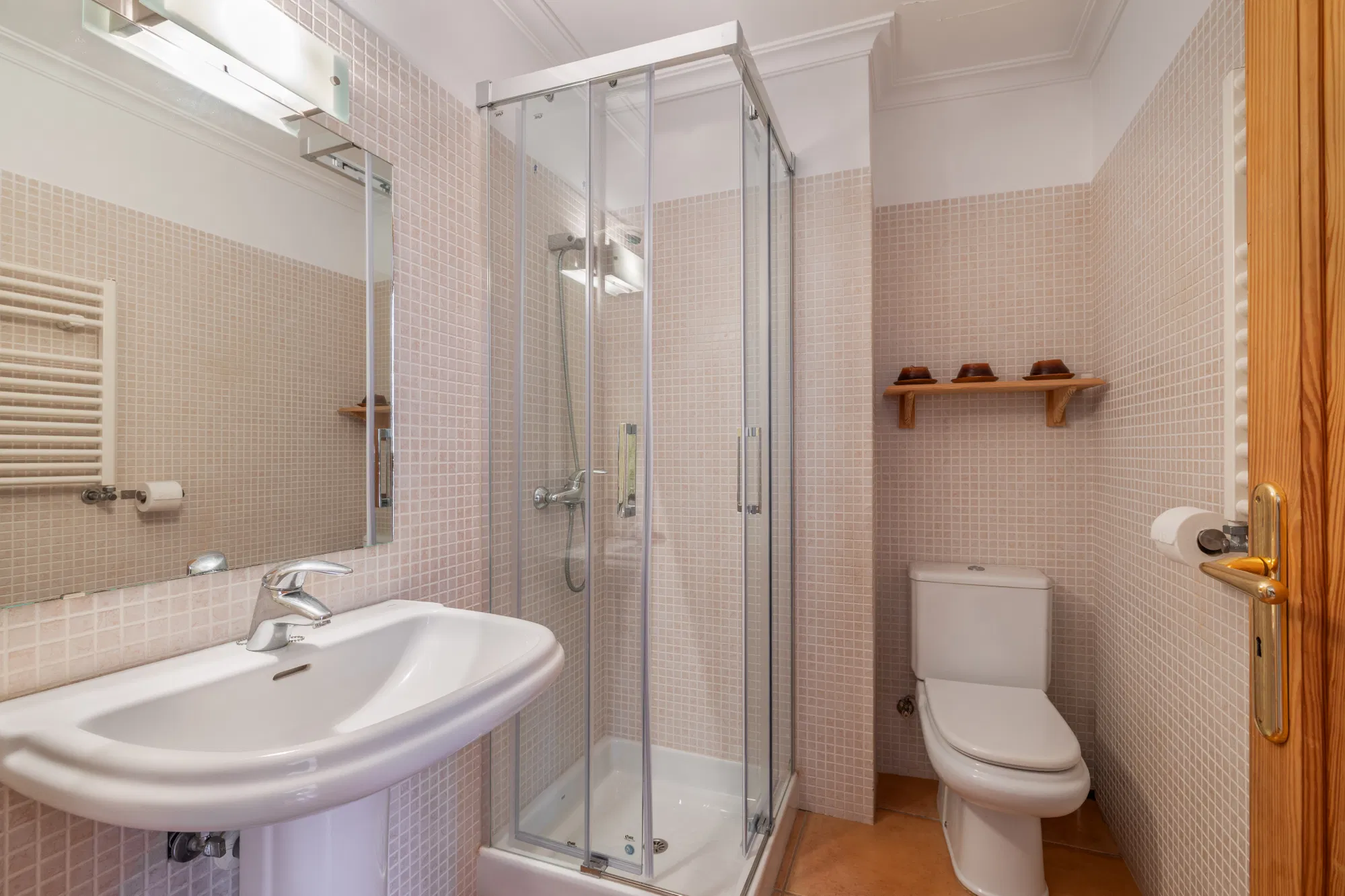 Quietly situated townhouse with pool and parking in Alaró-22