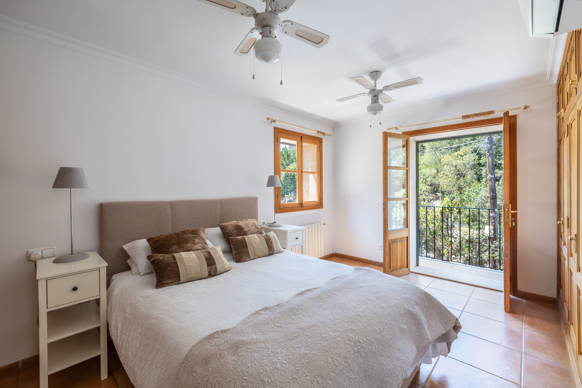 Quietly situated townhouse with pool and parking in Alaró-14