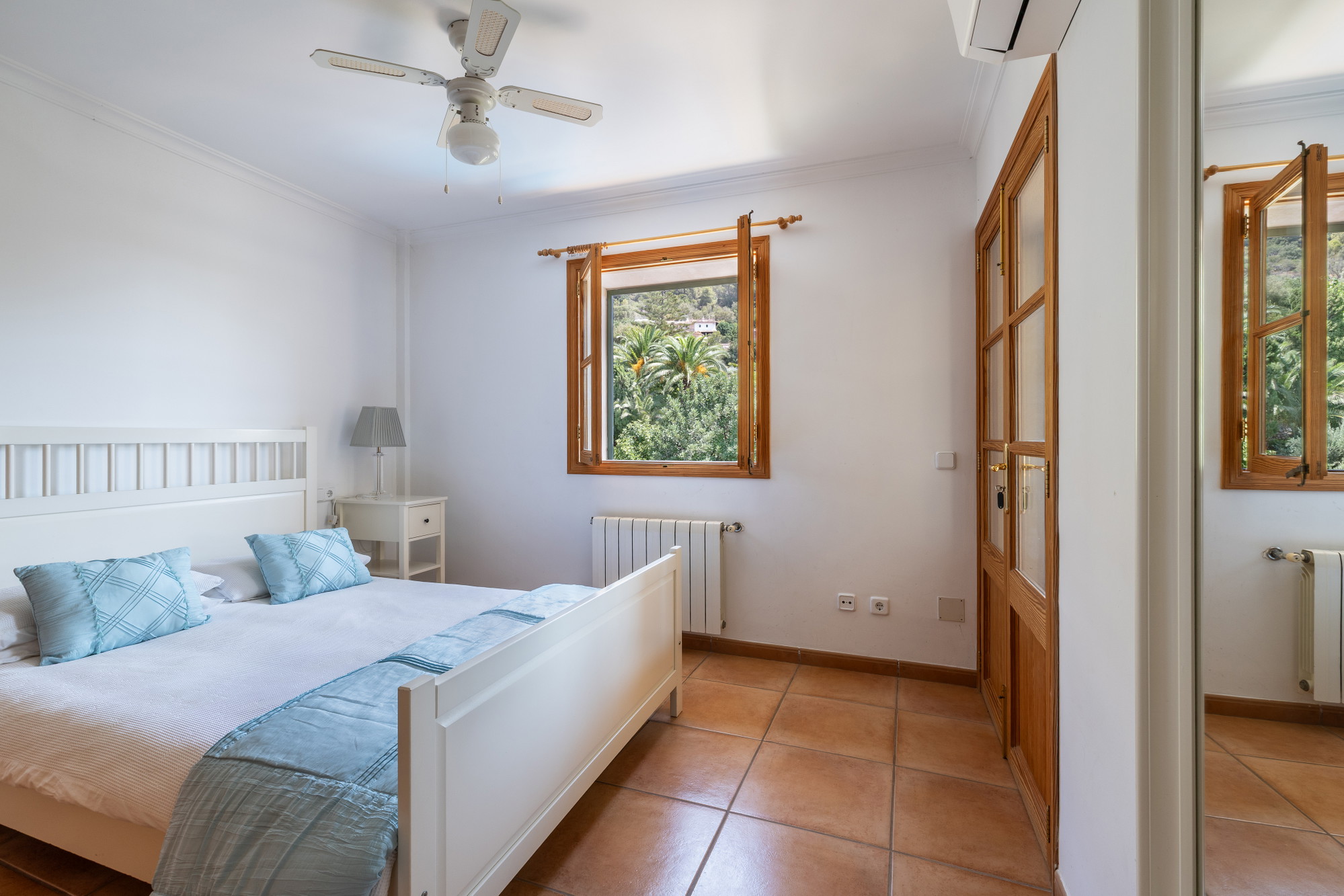 Quietly situated townhouse with pool and parking in Alaró-18