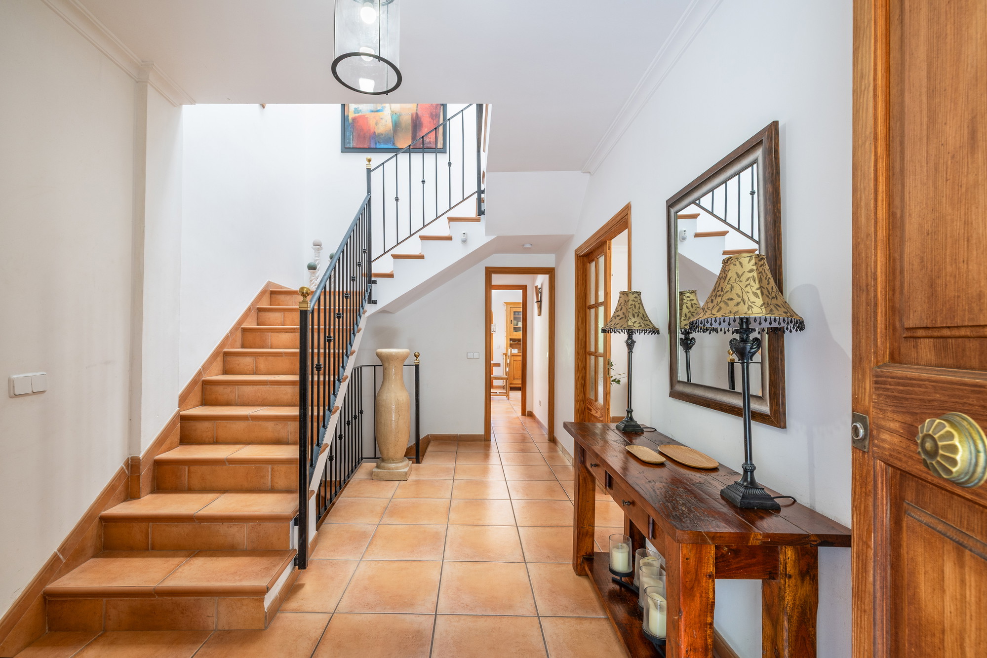 Quietly situated townhouse with pool and parking in Alaró-5