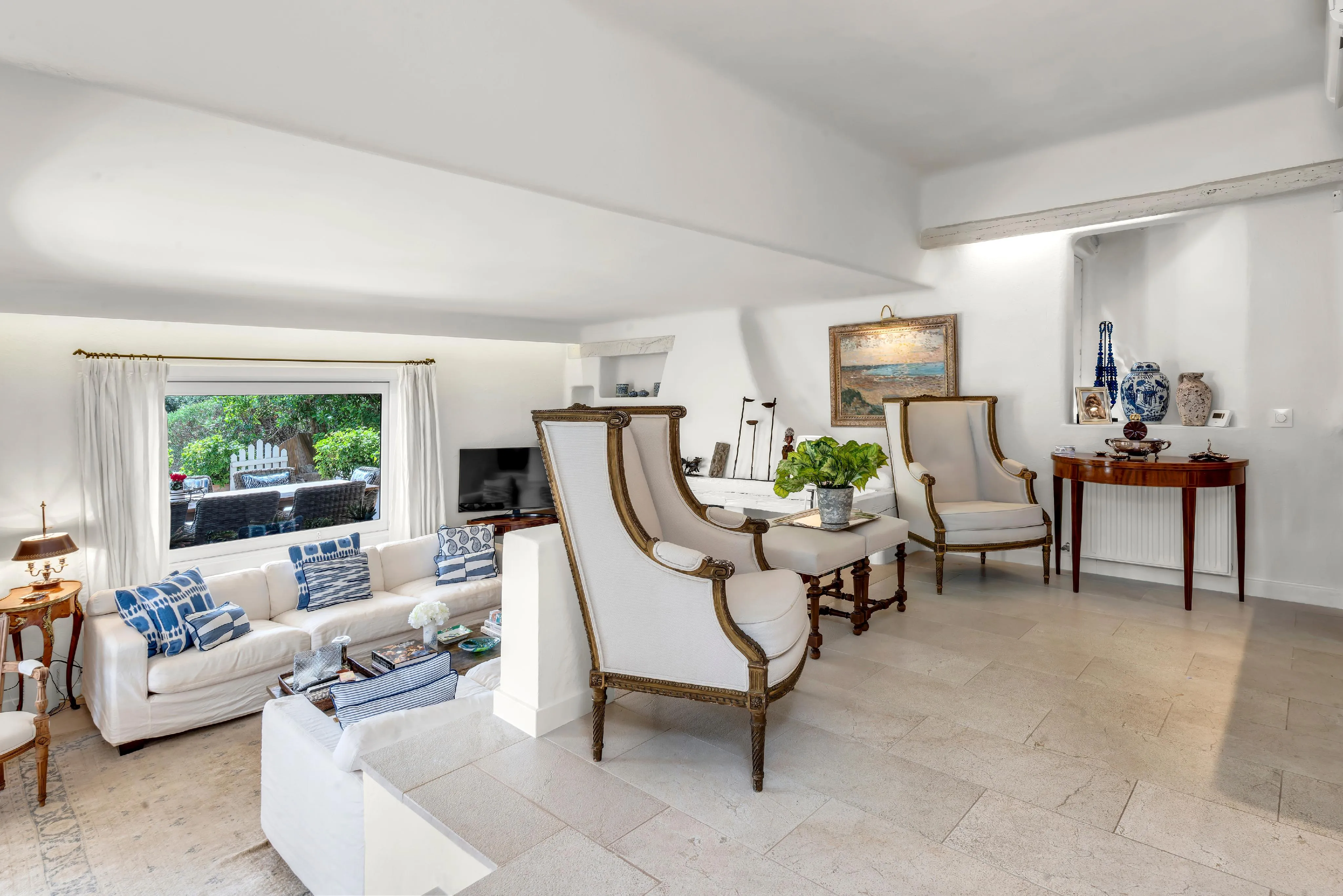 Mediterranean house with views of the harbour and mountains-8