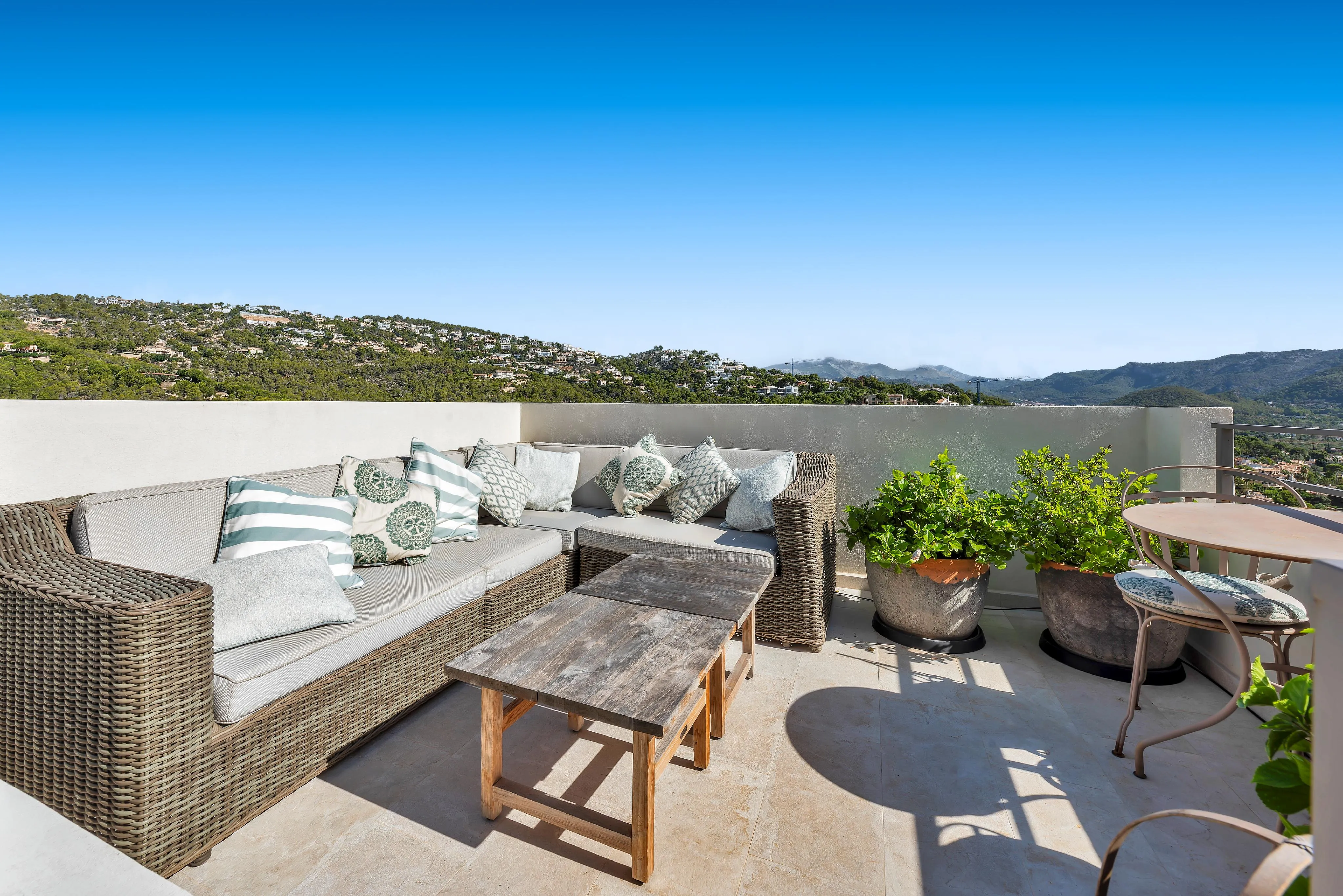 Mediterranean house with views of the harbour and mountains-5