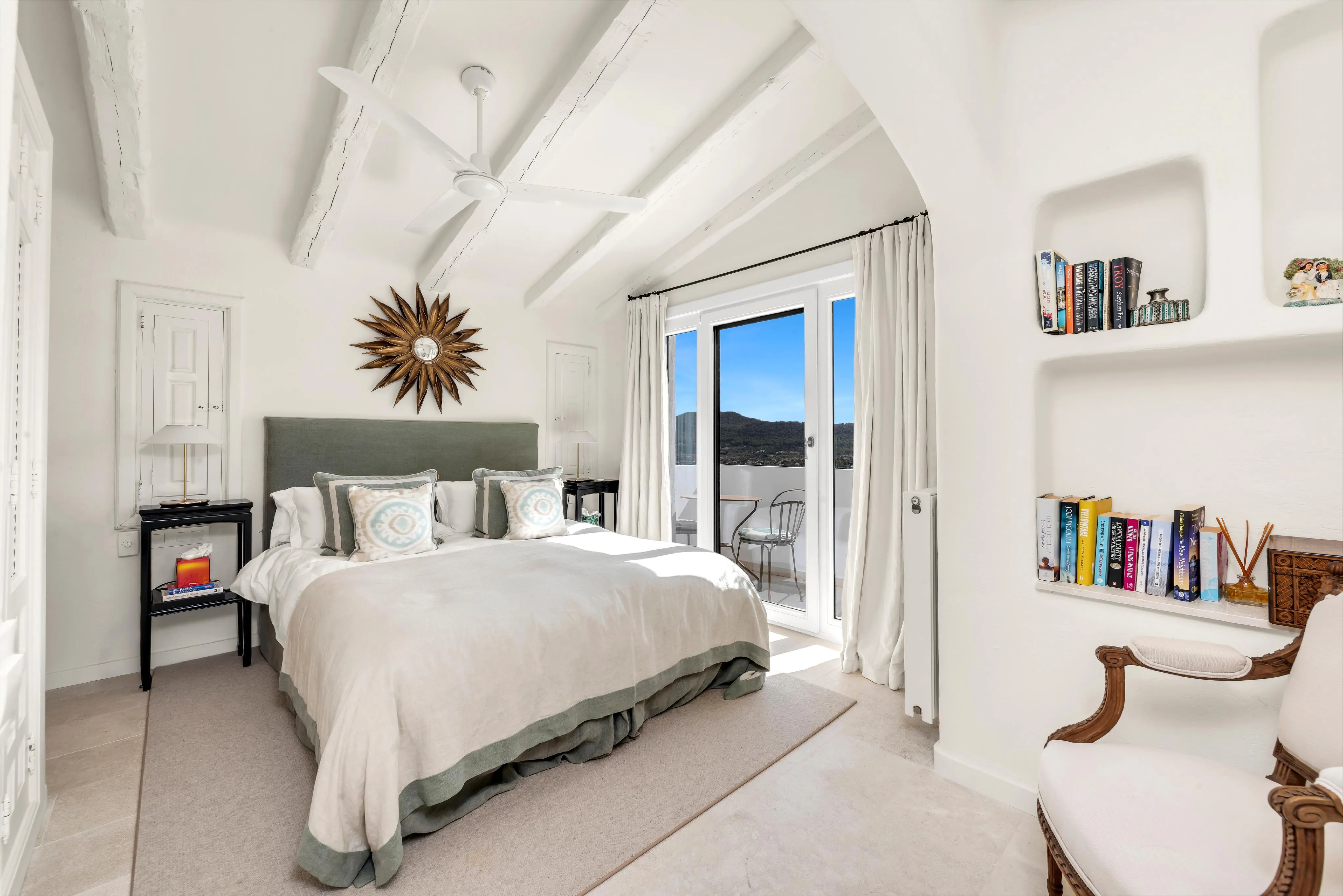 Mediterranean house with views of the harbour and mountains-11