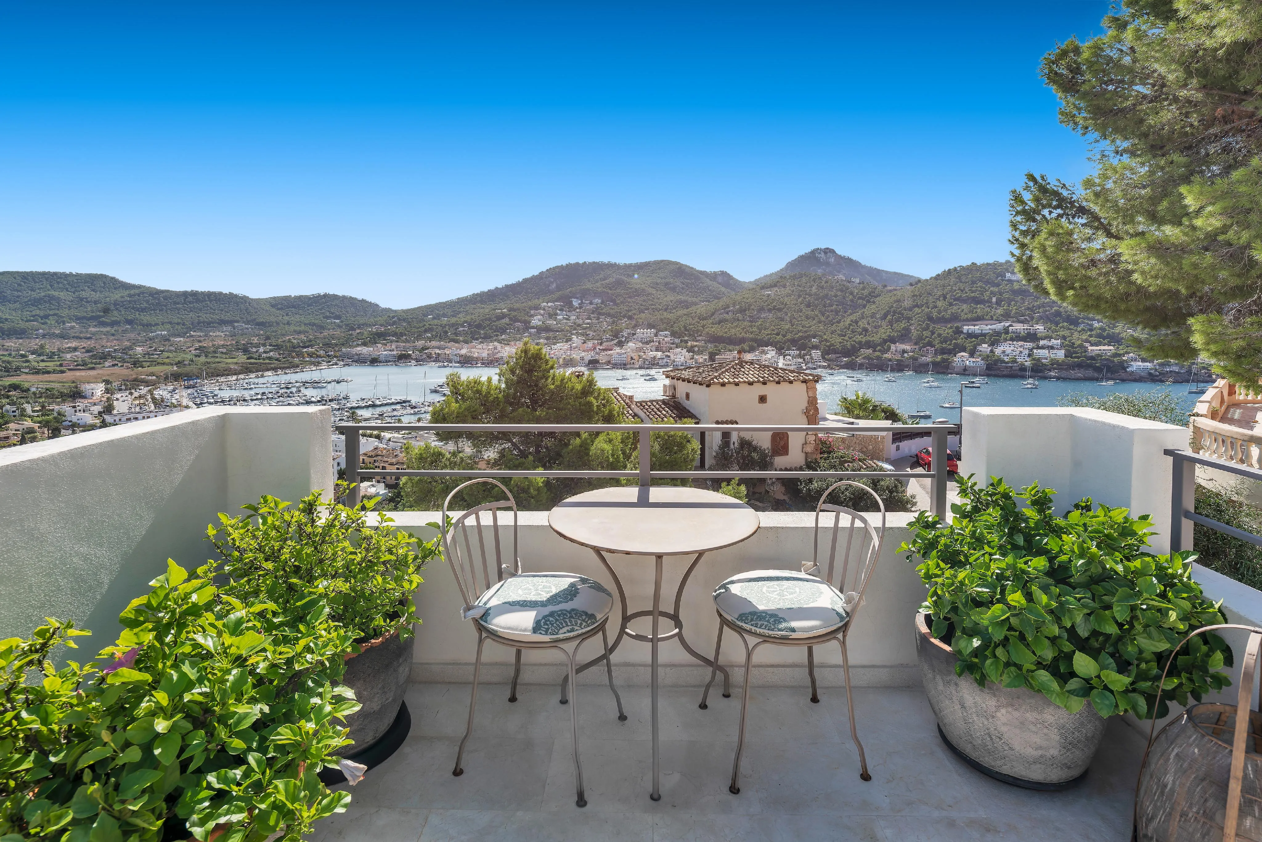 Mediterranean house with views of the harbour and mountains-6