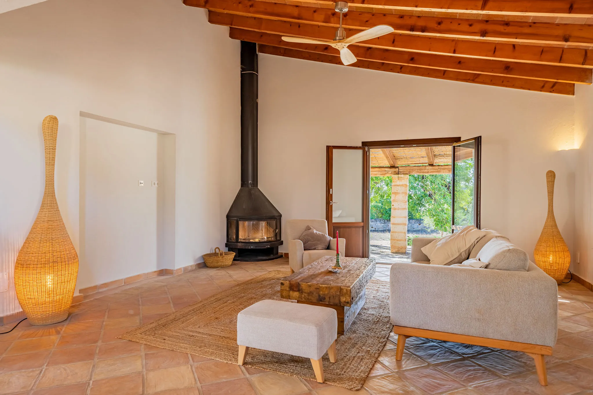 Renoverad finca i natursten nära Santanyi-3