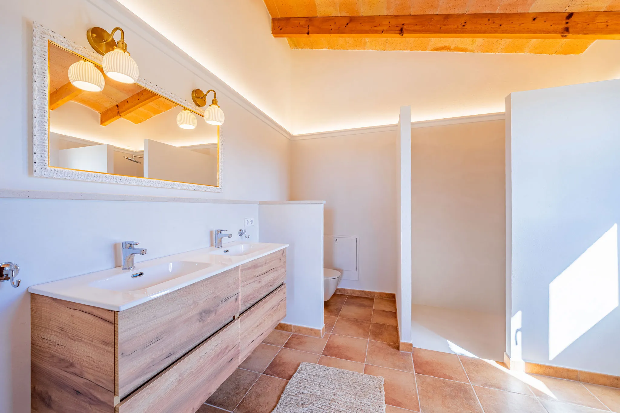 Finca de pedra natural refomada prop de Santanyí-7